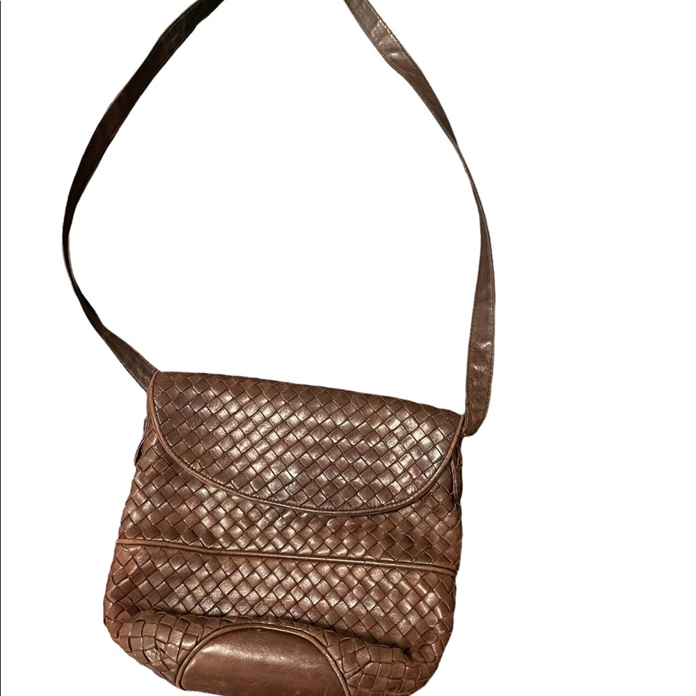 Vintage crossbody Bottega Veneta cross body bag. Worn throughout. - Picture 2 of 3